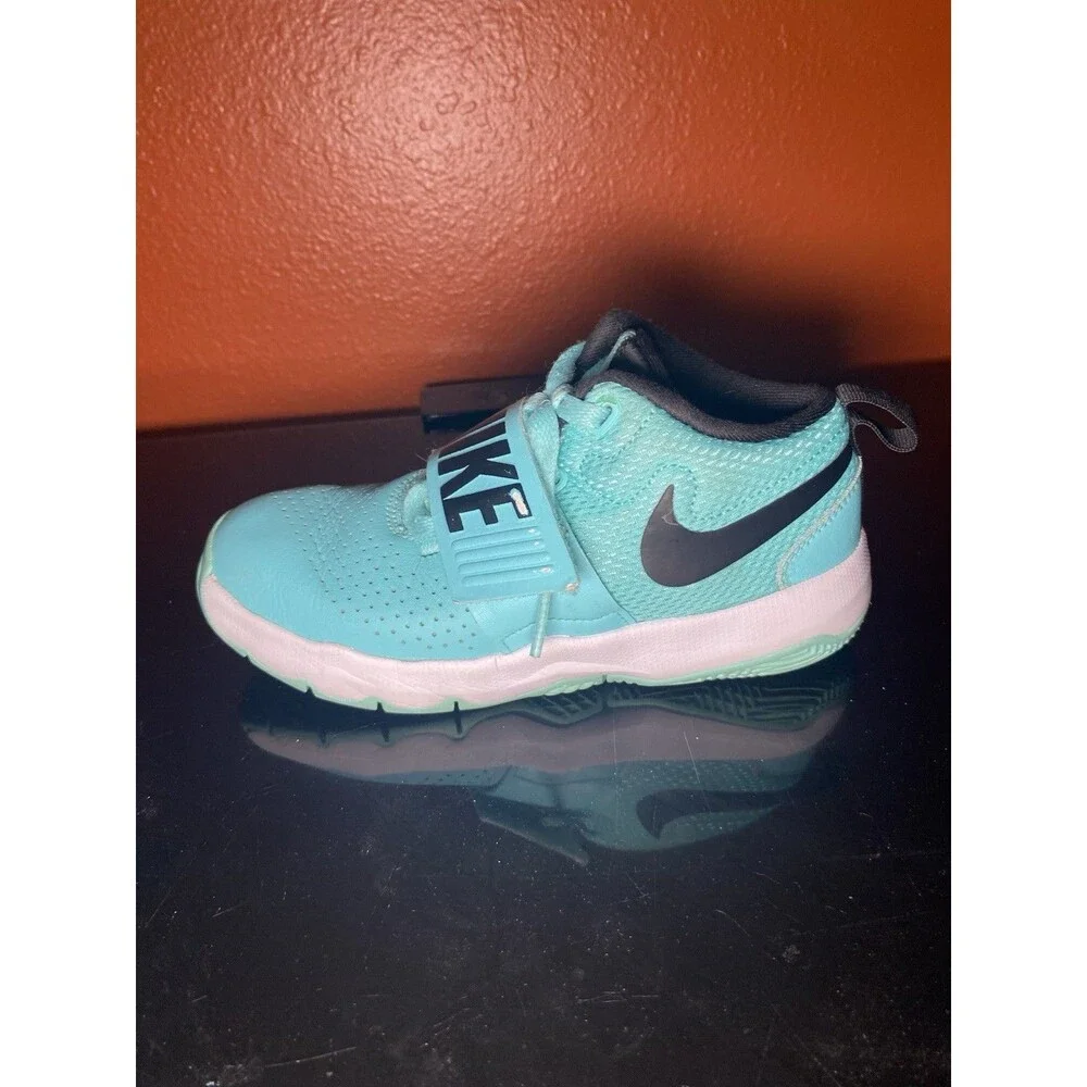 Nike Team Hustle D 8 PS Tropical Twist Blue Youth 1Y Shoes 881942-302 Sneakers